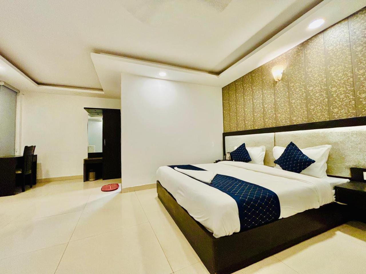 The Bellwood Suites Near Igi Airport New Delhi Exterior foto