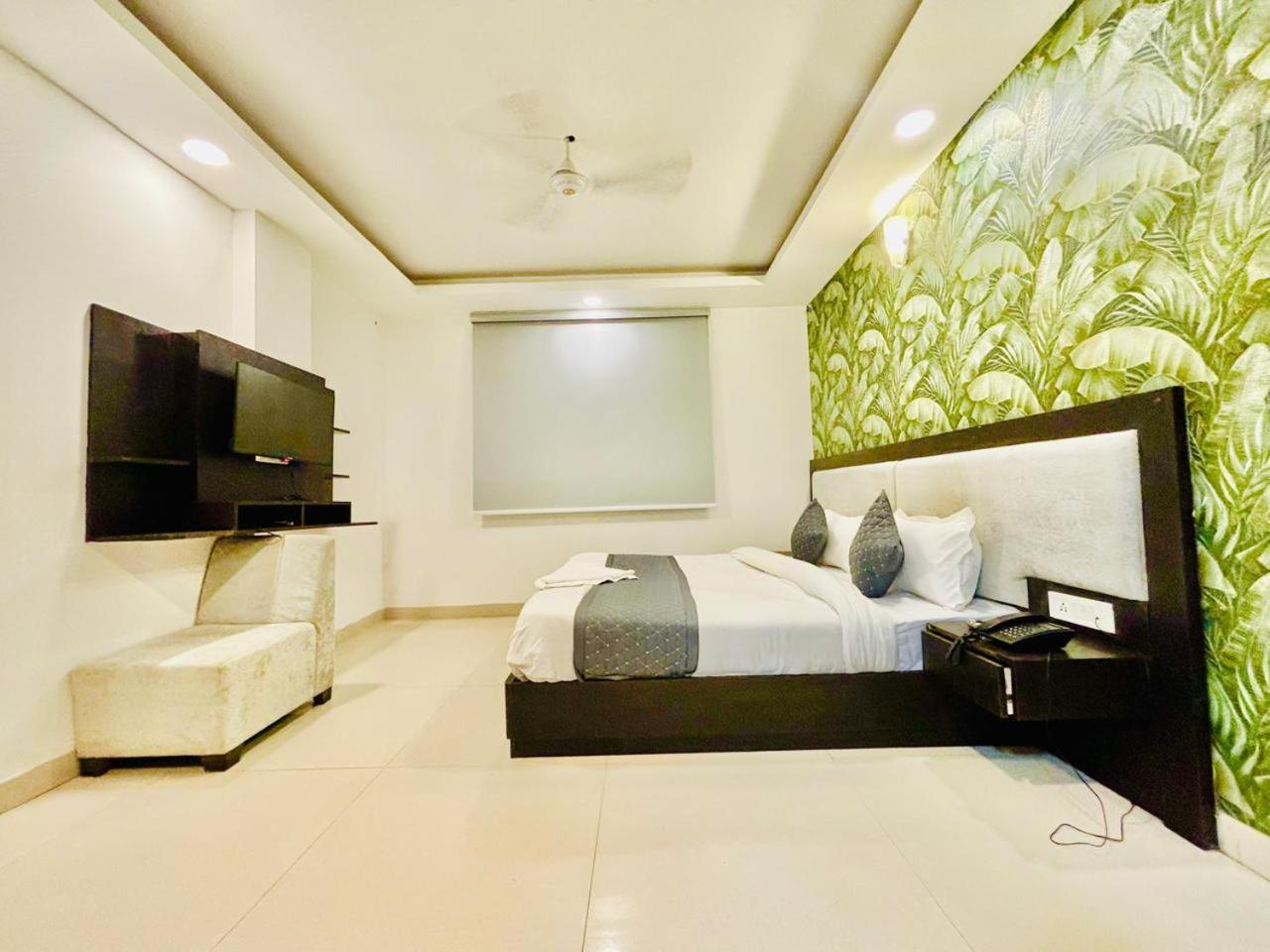 The Bellwood Suites Near Igi Airport New Delhi Exterior foto